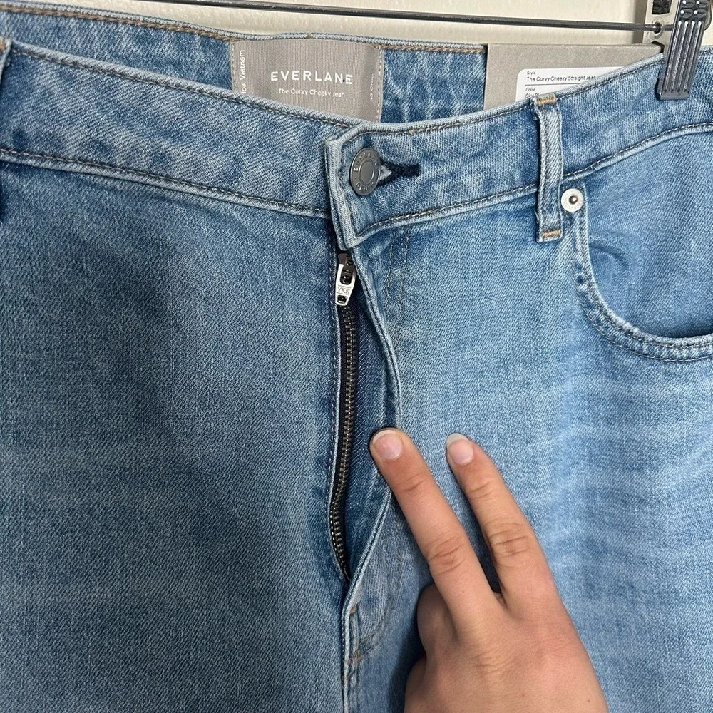 NWT EVERLANE The Curvy Women's 33 Cheeky Straight Light Wash Ankle Jean